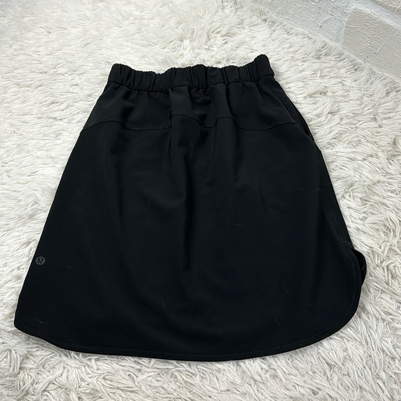 Lululemon On The Fly Skirt *21" Black - Picture 3 of 5